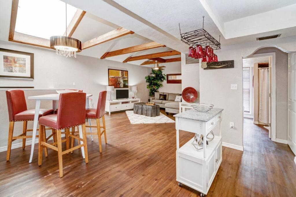 Hidden Couples Loft Retreat In Heights Foodie District Tampa Exterior foto